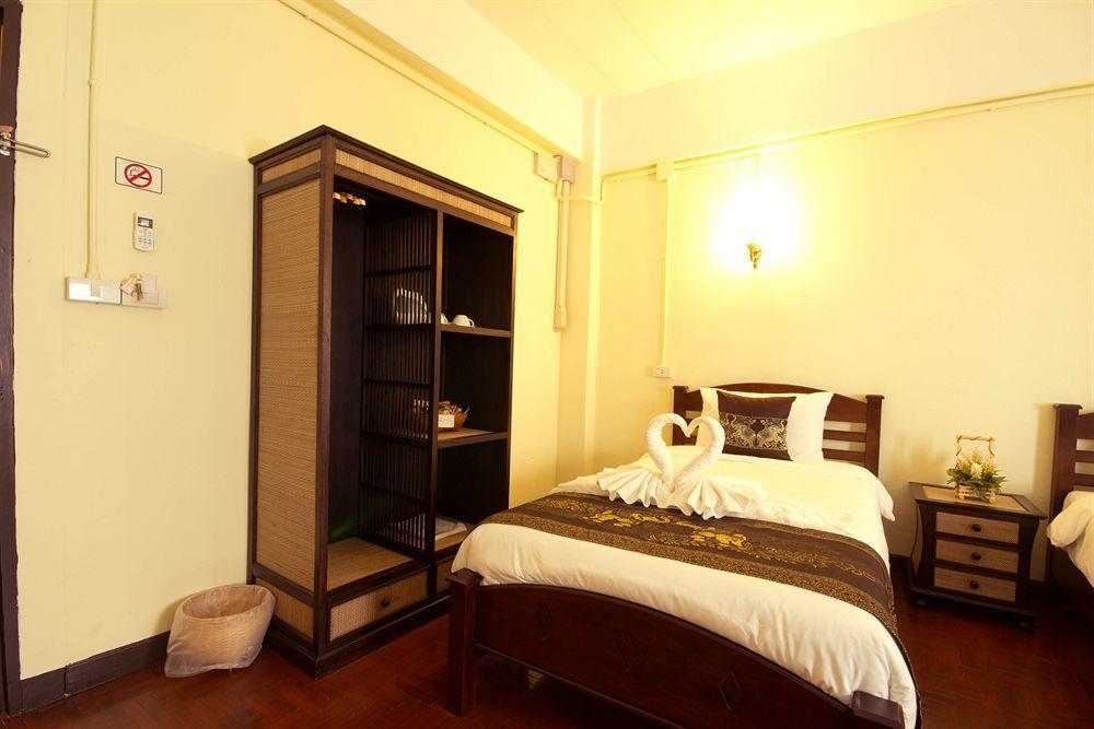 Sasima Bed And Breakfast Csiangmaj Kültér fotó